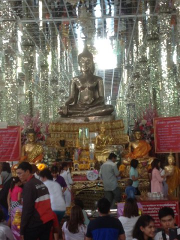 wat muang 6