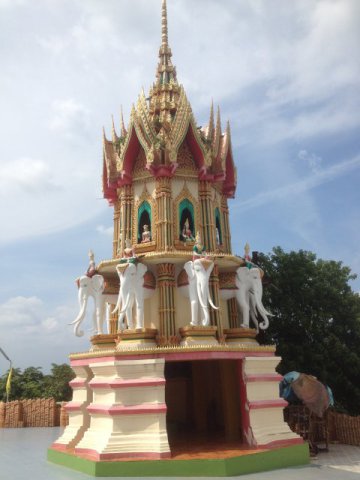 wat tham sua 8